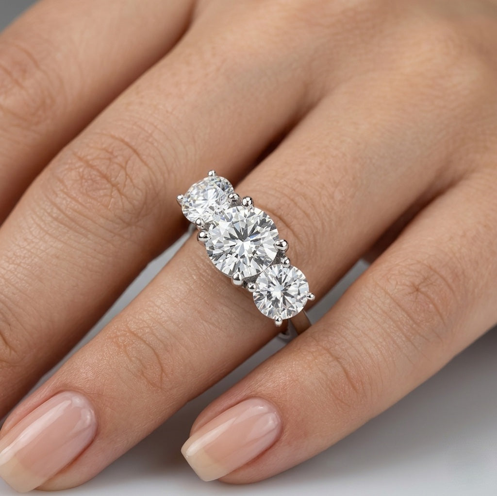 D/VS 2.00ct - 3.00ct Classic Round Diamond Trilogy Engagement Ring in Platinum
