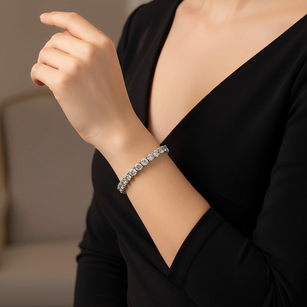 14.00ct Round Diamond Tennis Bracelet - Gold (Angle View 4)