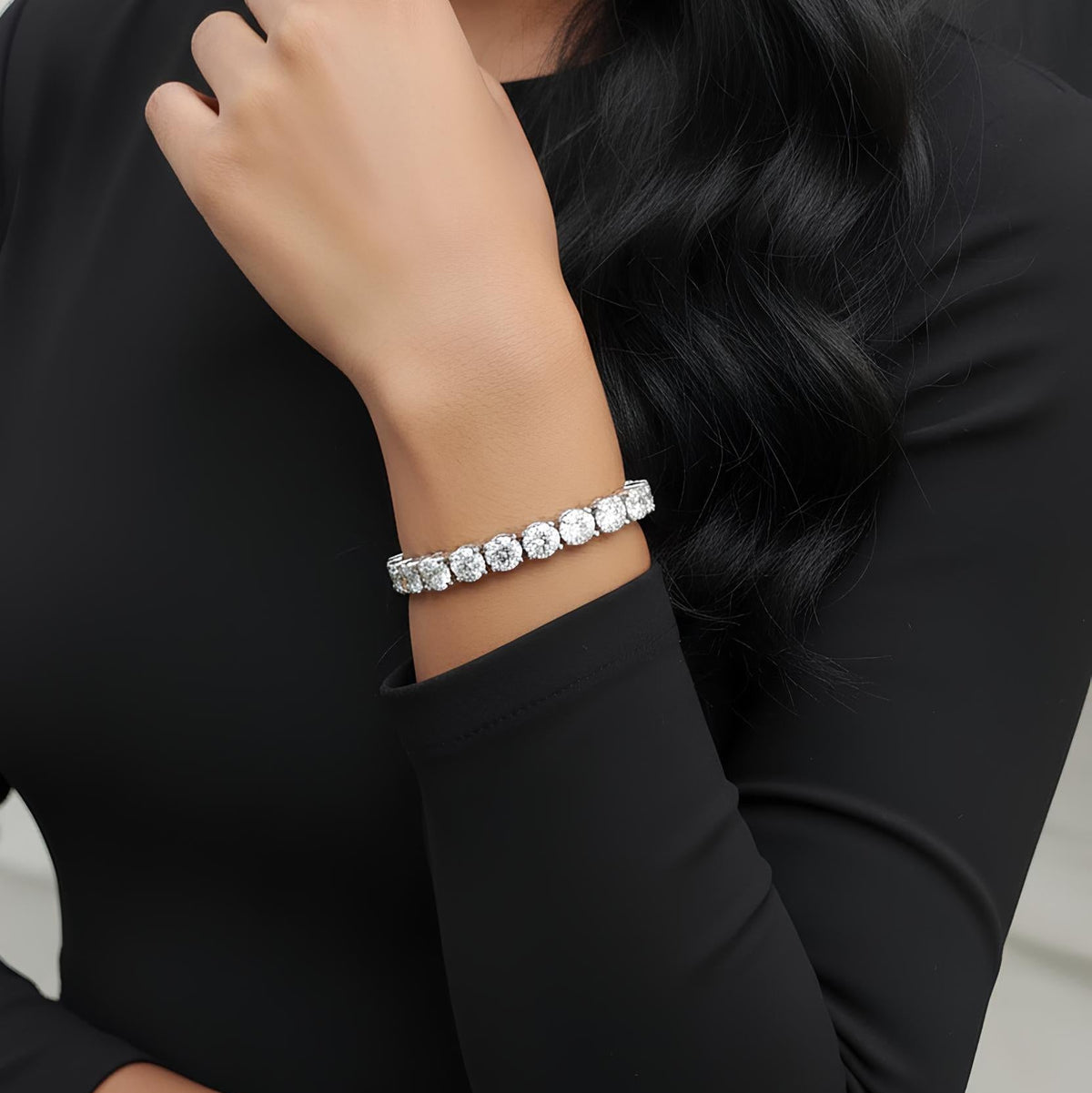 30.00ct Round Diamond Tennis Bracelet - Gold (Angle View 1)