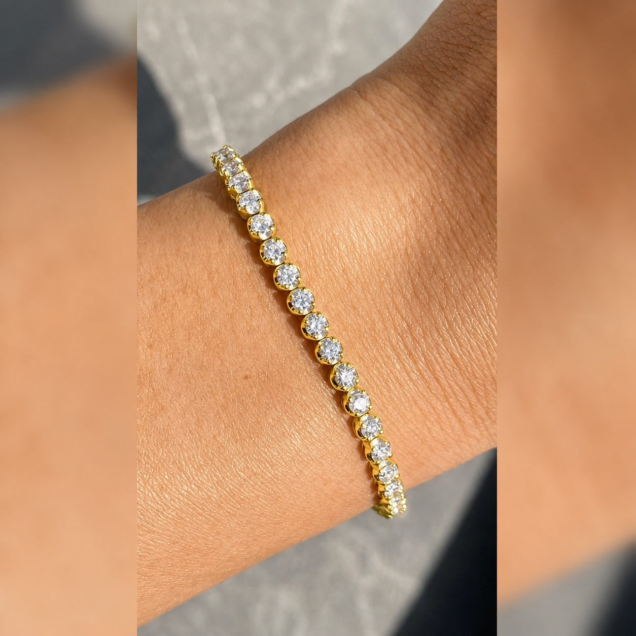 Crown Set 2.00Ct Round Diamond Tennis Bracelet In 9k Yellow Gold For Women's