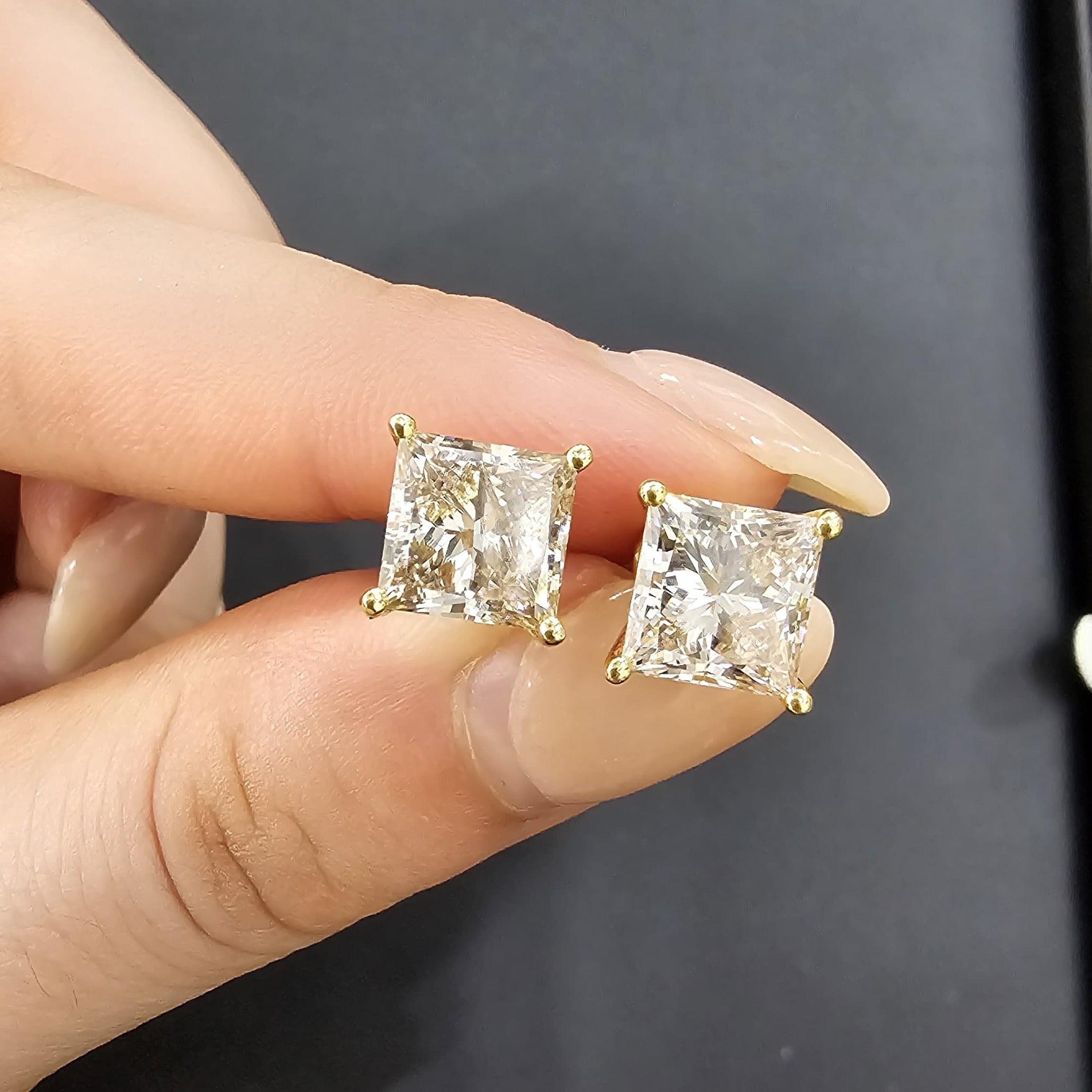 lab grown diamond stud earrings