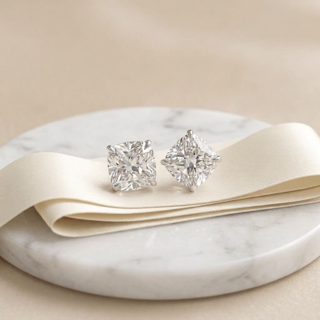 IGI Certified D-E/VS 2.00Ct Cushion Lab Diamond Stud Earrings In Platinum