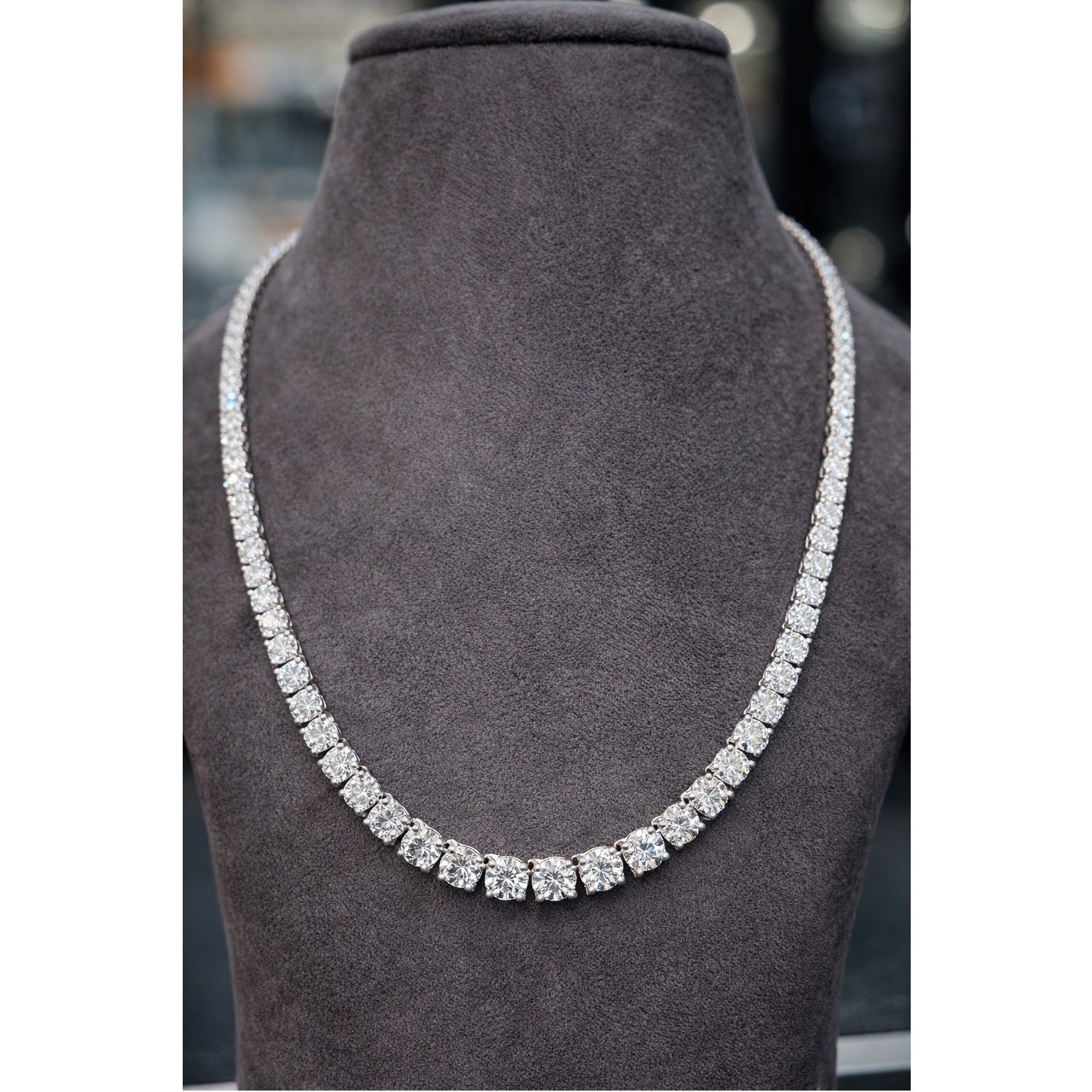 Last Piece D/VS 25.00Ct Round Diamond Graduated Necklace in Hallmarked 9k White Gold