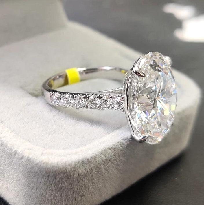 Last Piece ! 9.50 Carat IGI Certified Oval Diamond Women's Engagement Ring