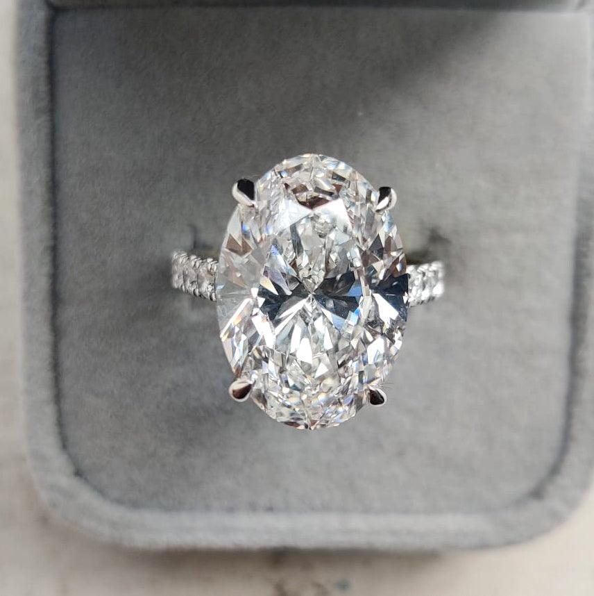 Last Piece ! 9.50 Carat IGI Certified Oval Diamond Women's Engagement Ring