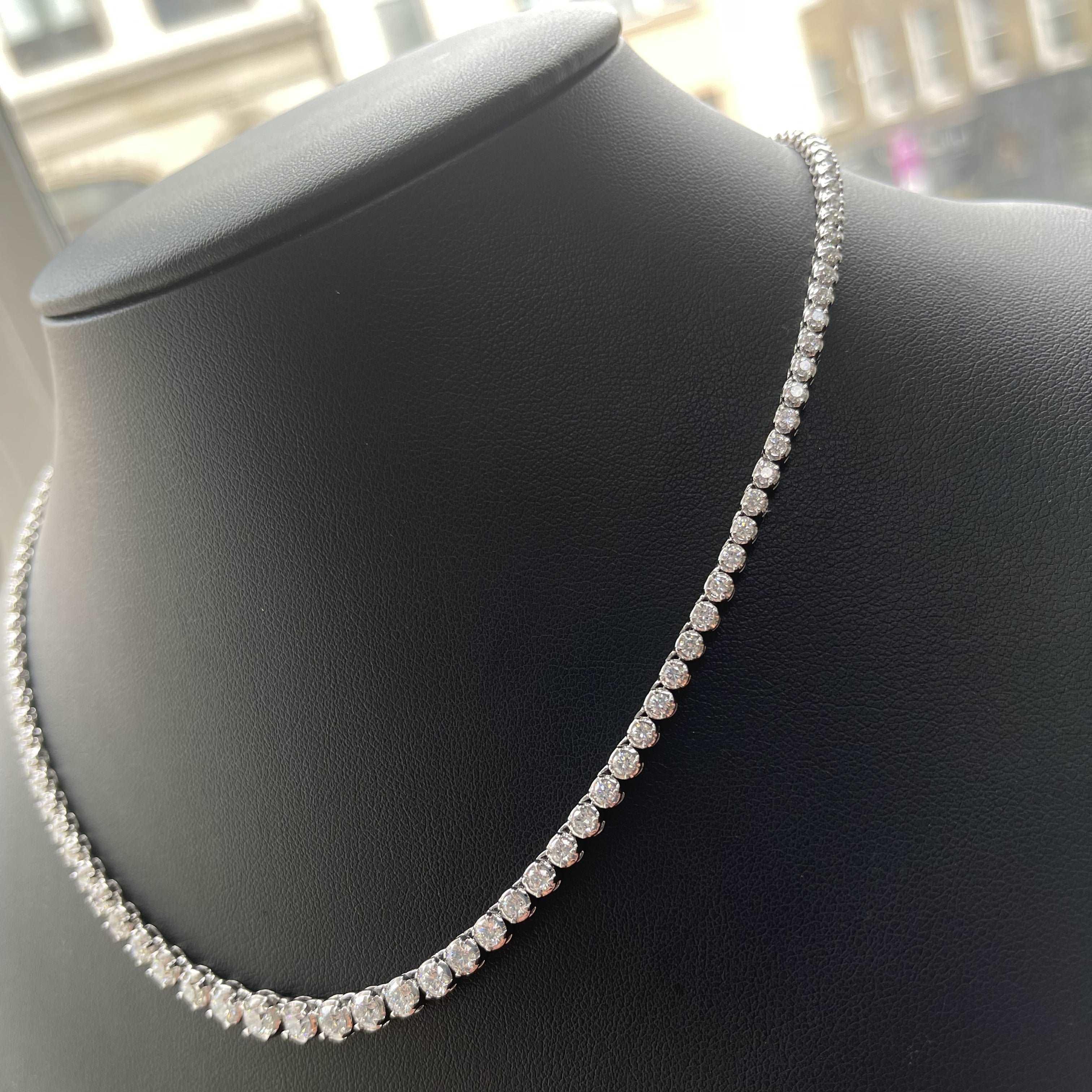 100% Natural F/VS 9.00Ct Round Diamond Graduated Necklace in Hallmarked 18k White Gold