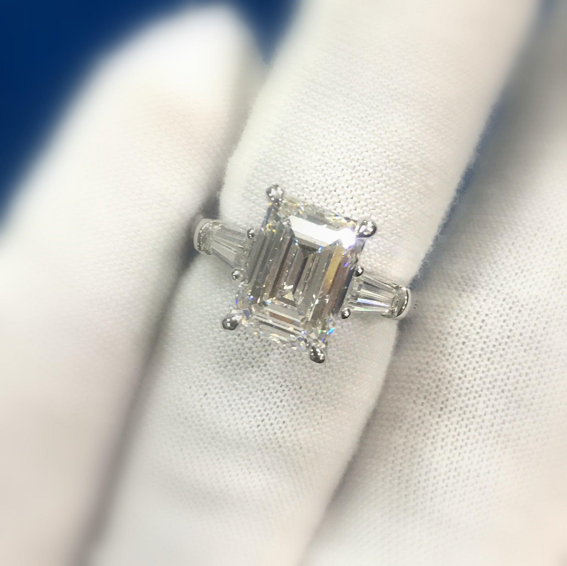 IGI Certified Emerald & Side Diamond Trilogy Ring Platinum 2.50Ct - 3.50Ct