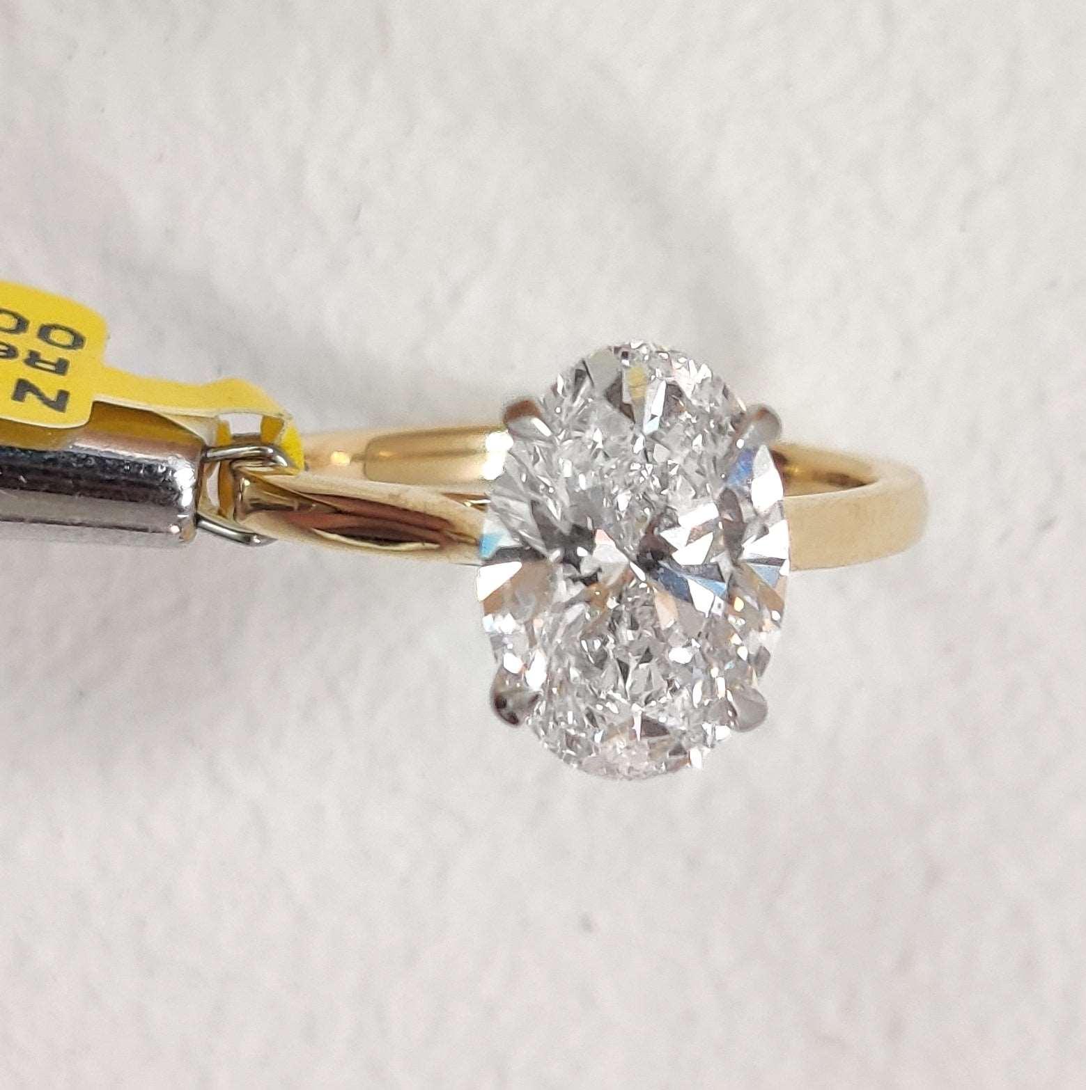 3.00Ct 6.00 CT IGI Certified Diamond Oval Cut Solitaire Engagement Ring in 18k Yellow Gold
