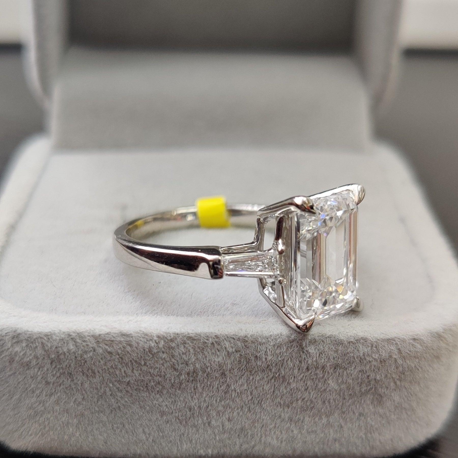 Clearance Sale ! IGI Certified Emerald & Side Lab Diamond Trilogy Ring Platinum 5.50ct
