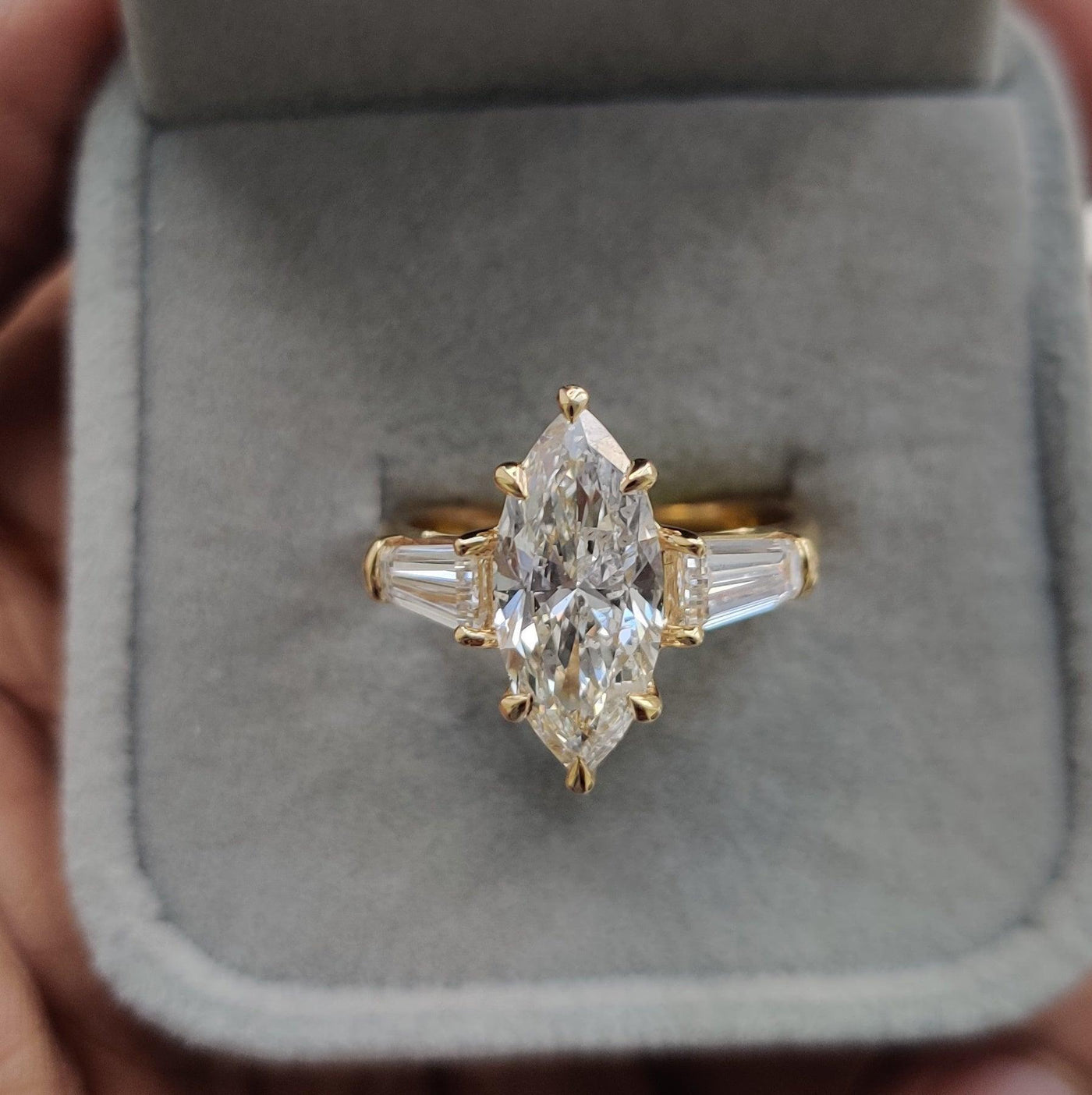 Clearance ! Best Quality 5.00Ct Marquise & Side Diamond Trilogy Ring 18K Yellow Gold