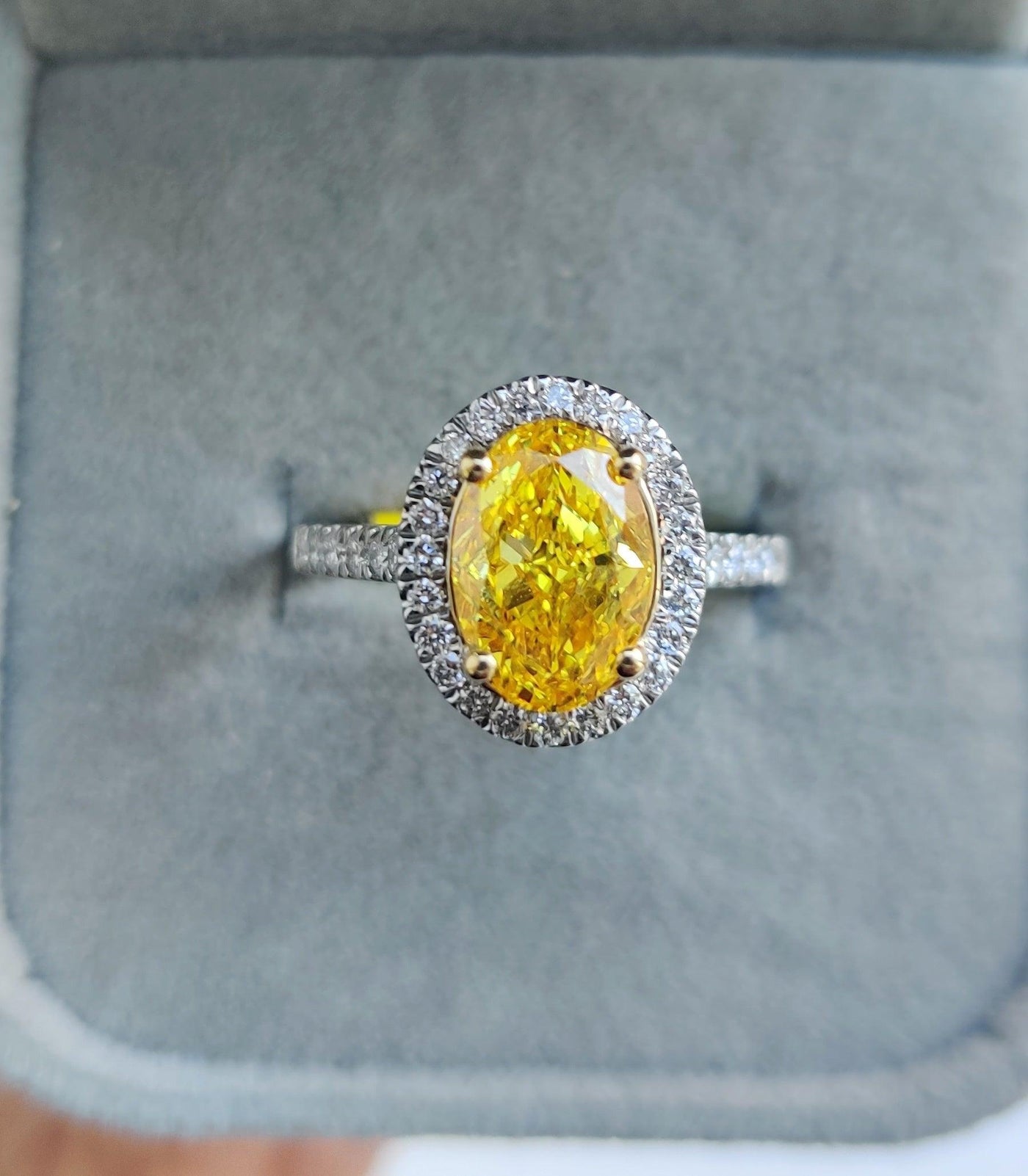 Fancy Vivid Yellow 2.54CT Oval Diamond Halo Engagement Ring, Platinum