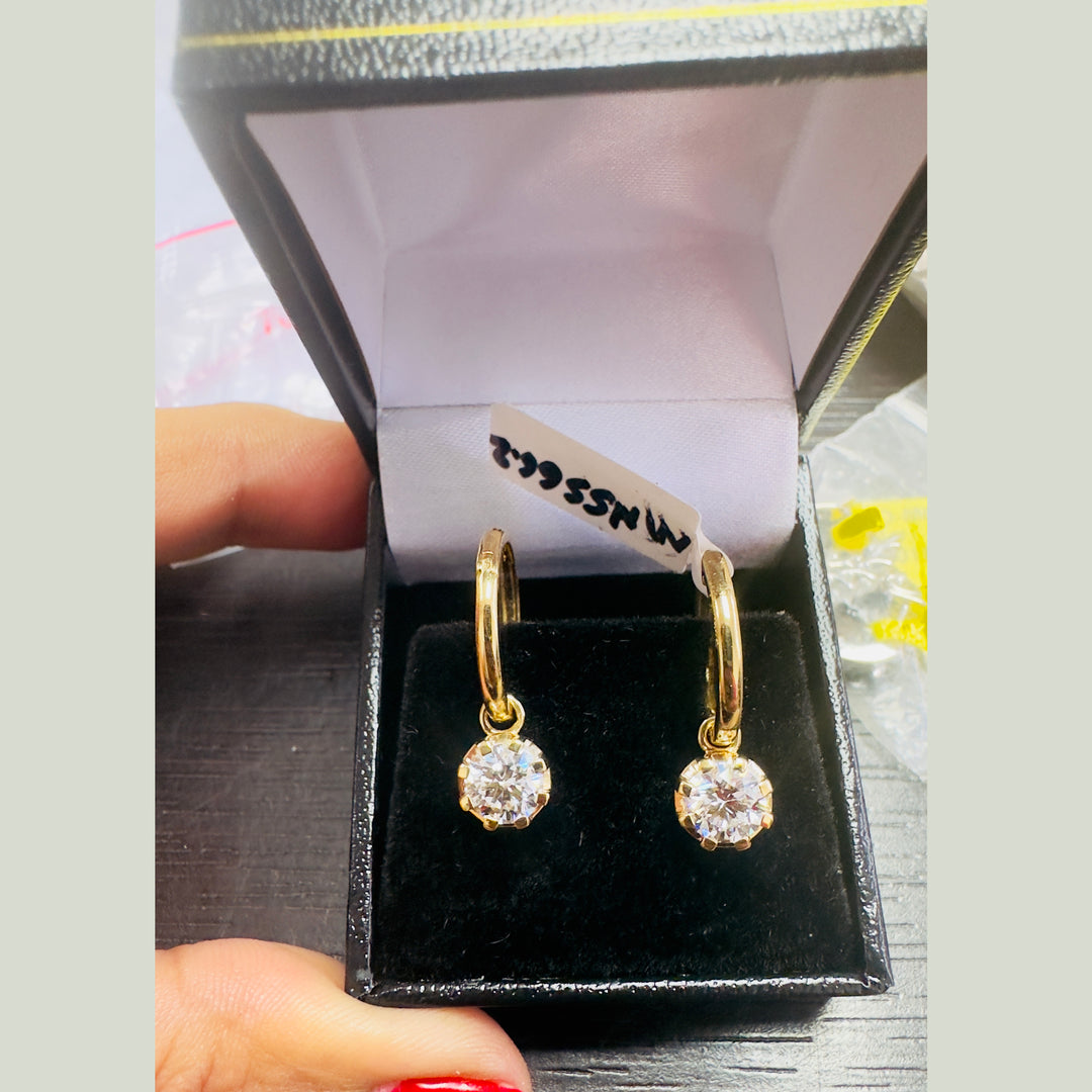 IGI Certified D/VS Round Diamond Hoop Earring In 18k Yellow Gold