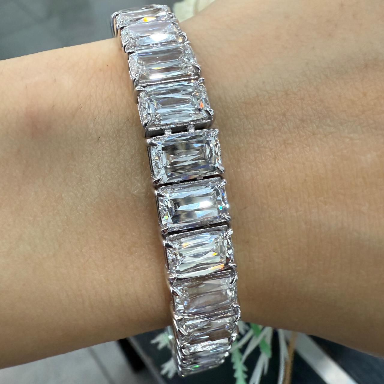 D-E/VS 48.00Ct Ashoka Cut Lab Diamond Bracelet In 9k Gold 7.50inch