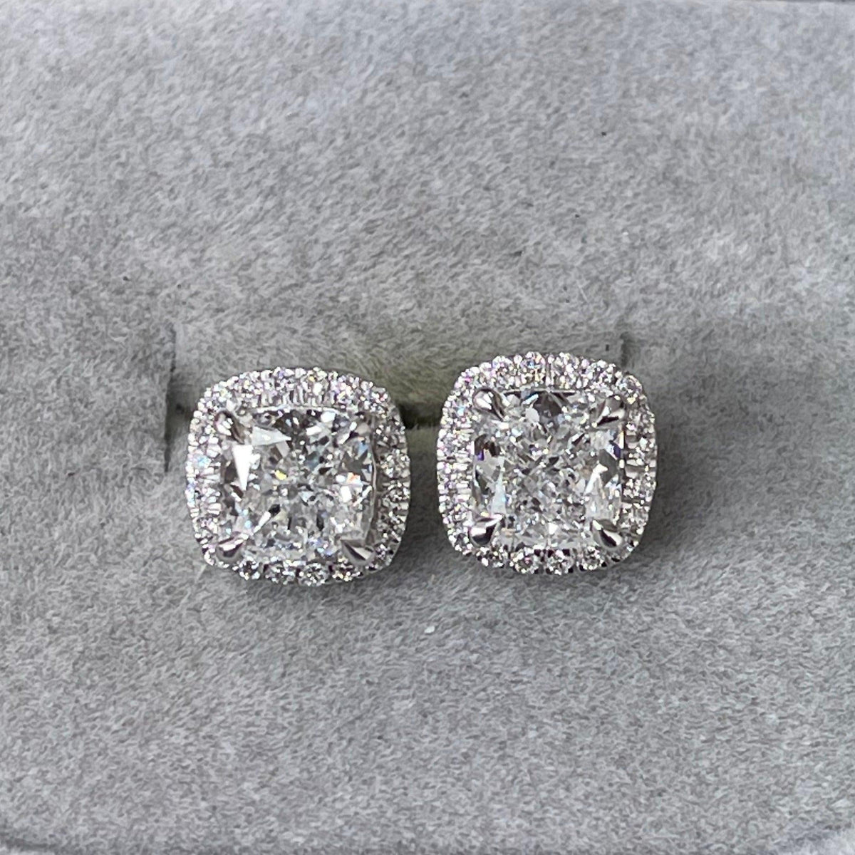 Certified D/VS 2.50Ct Cushion Diamond Halo Earring in 18k White Gold 3.75 Grams
