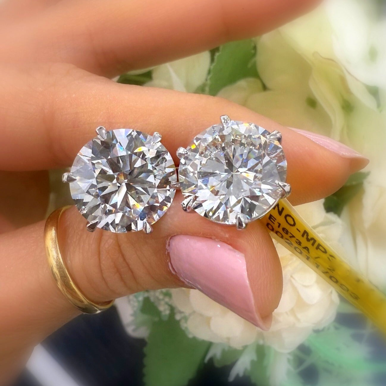 Exceptional 20.11 Ct Lab-Grown Round Diamond Studs Earring – F/VS in Platinum with Screw Backs