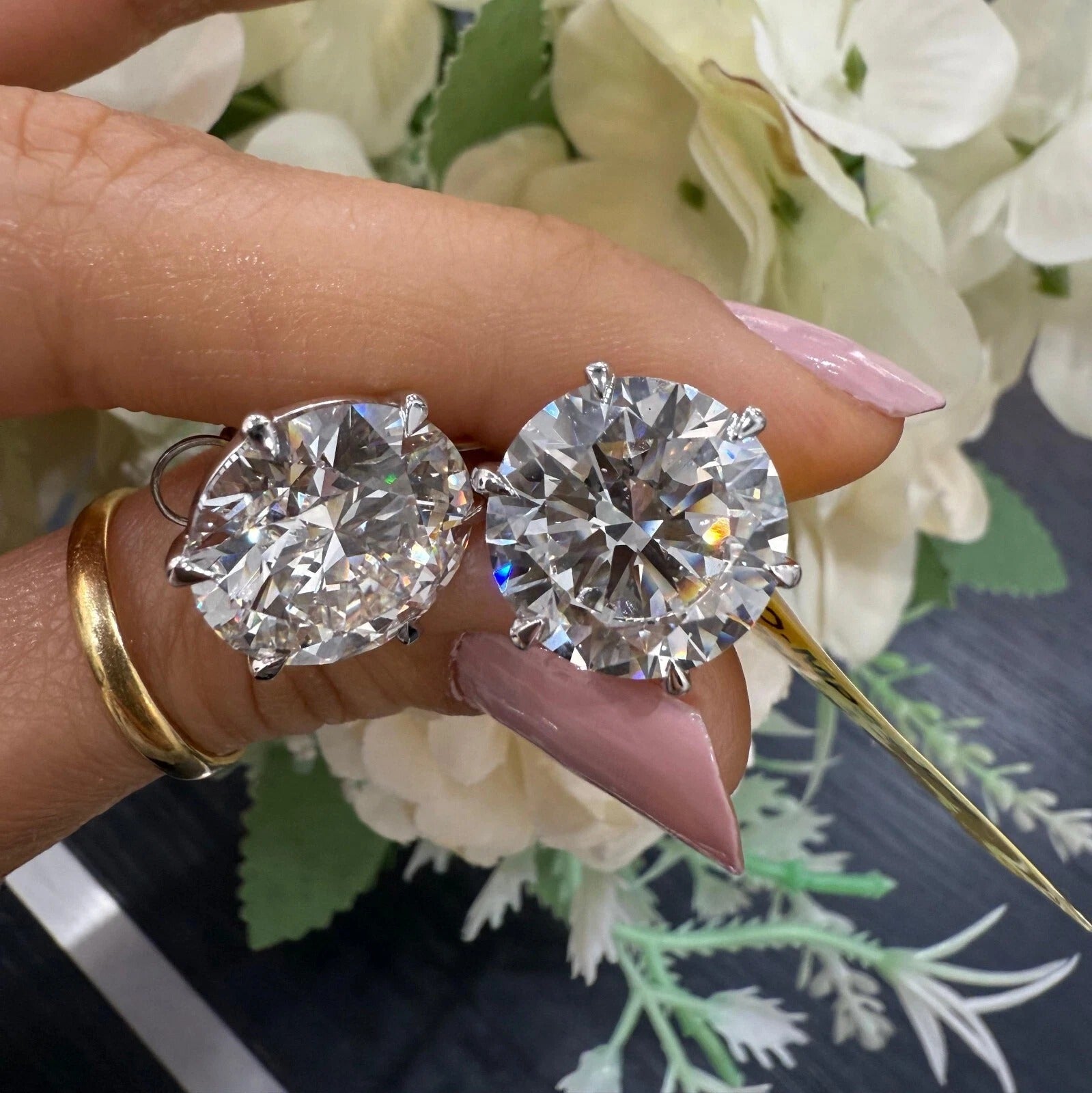 Exceptional 20.11 Ct Lab-Grown Round Diamond Studs Earring – F/VS in Platinum with Screw Backs
