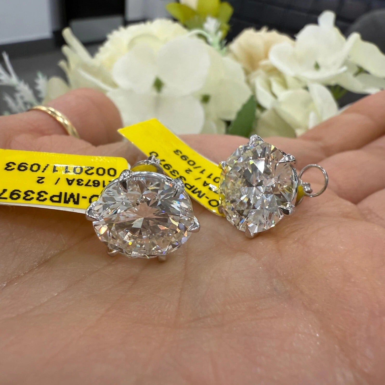 Exceptional 20.11 Ct Lab-Grown Round Diamond Studs Earring – F/VS in Platinum with Screw Backs