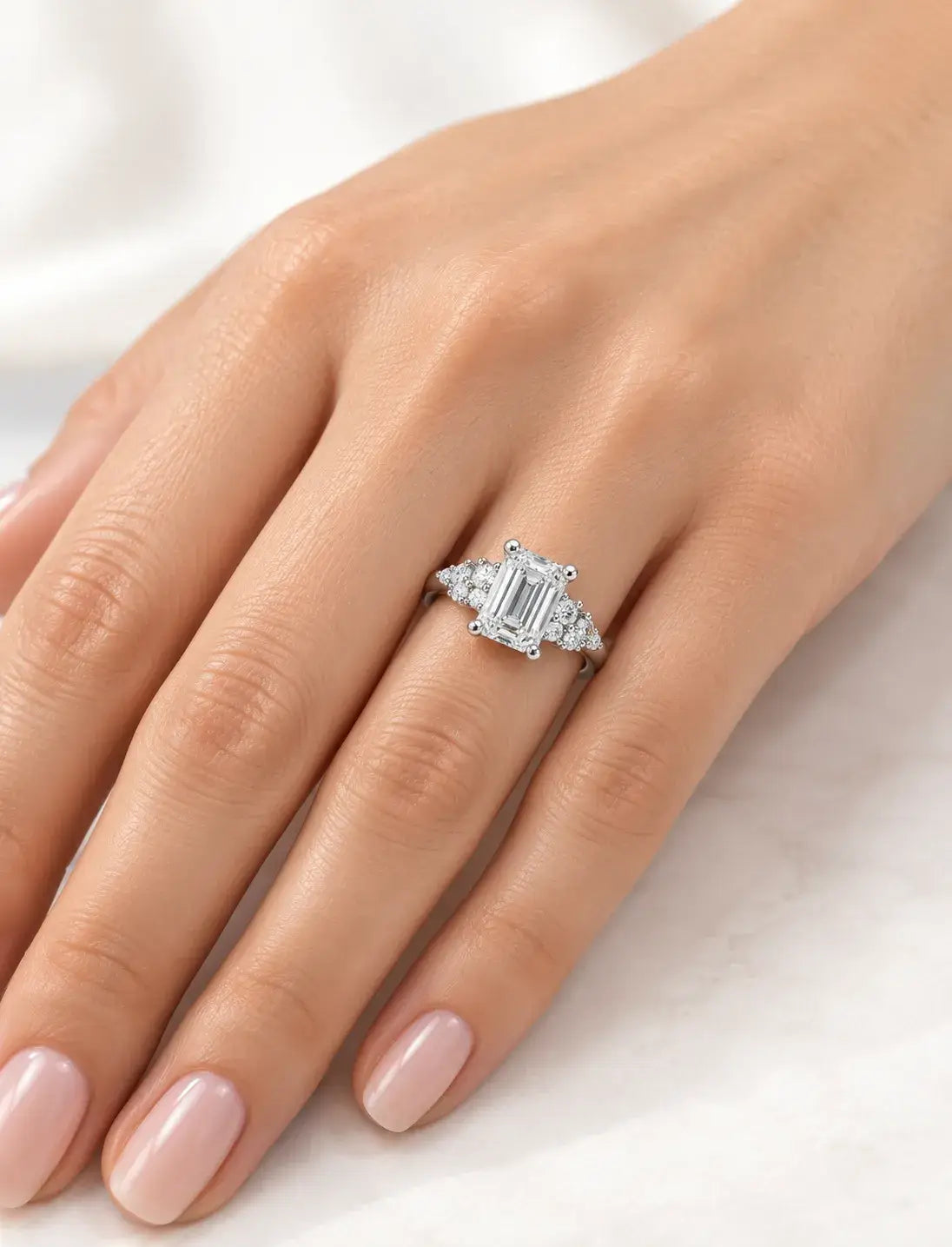 Emerald-Cut Diamond Engagement Ring Claw Set with side Round Diamond in Platinum Lab IGI