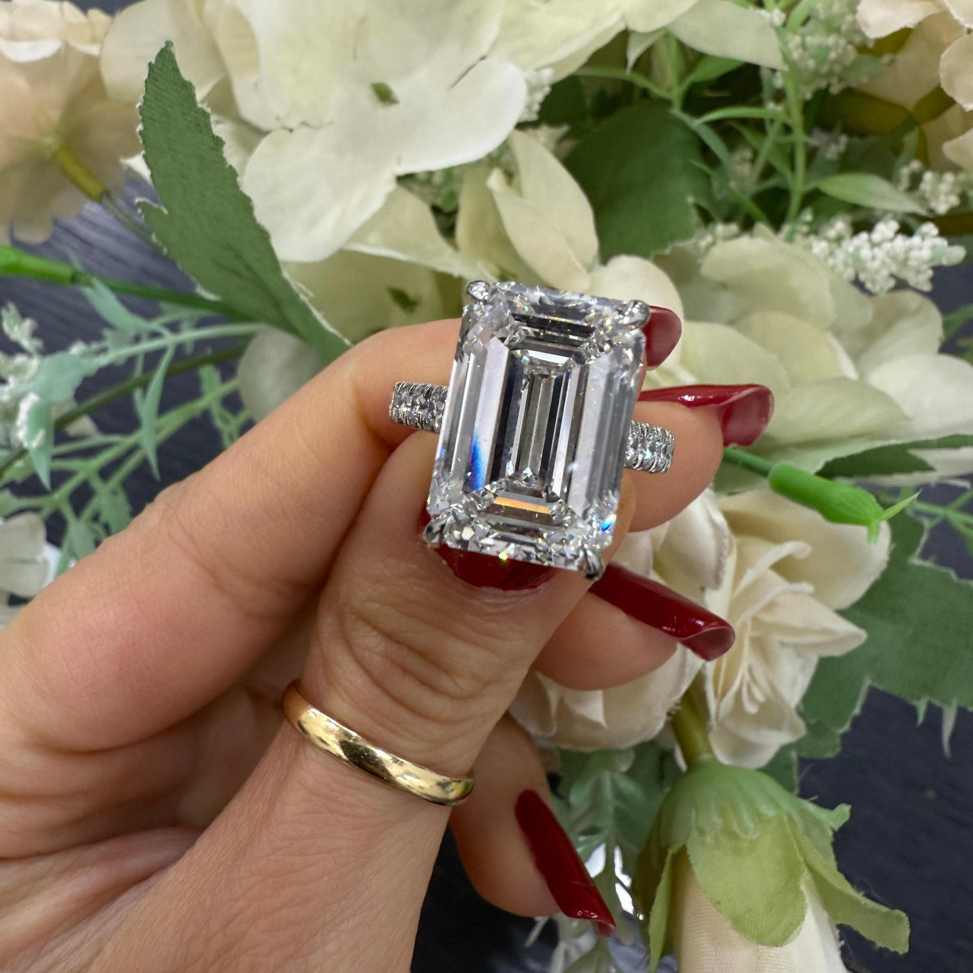 IGI Certified 15.25CT Emerald Diamond Engagement Ring In Platinum