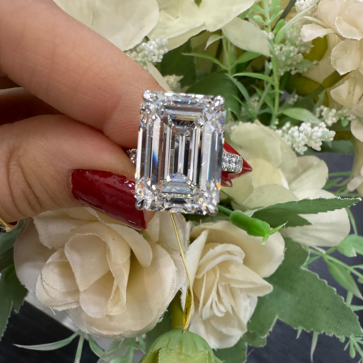 IGI Certified 15.25CT Emerald Diamond Engagement Ring In Platinum