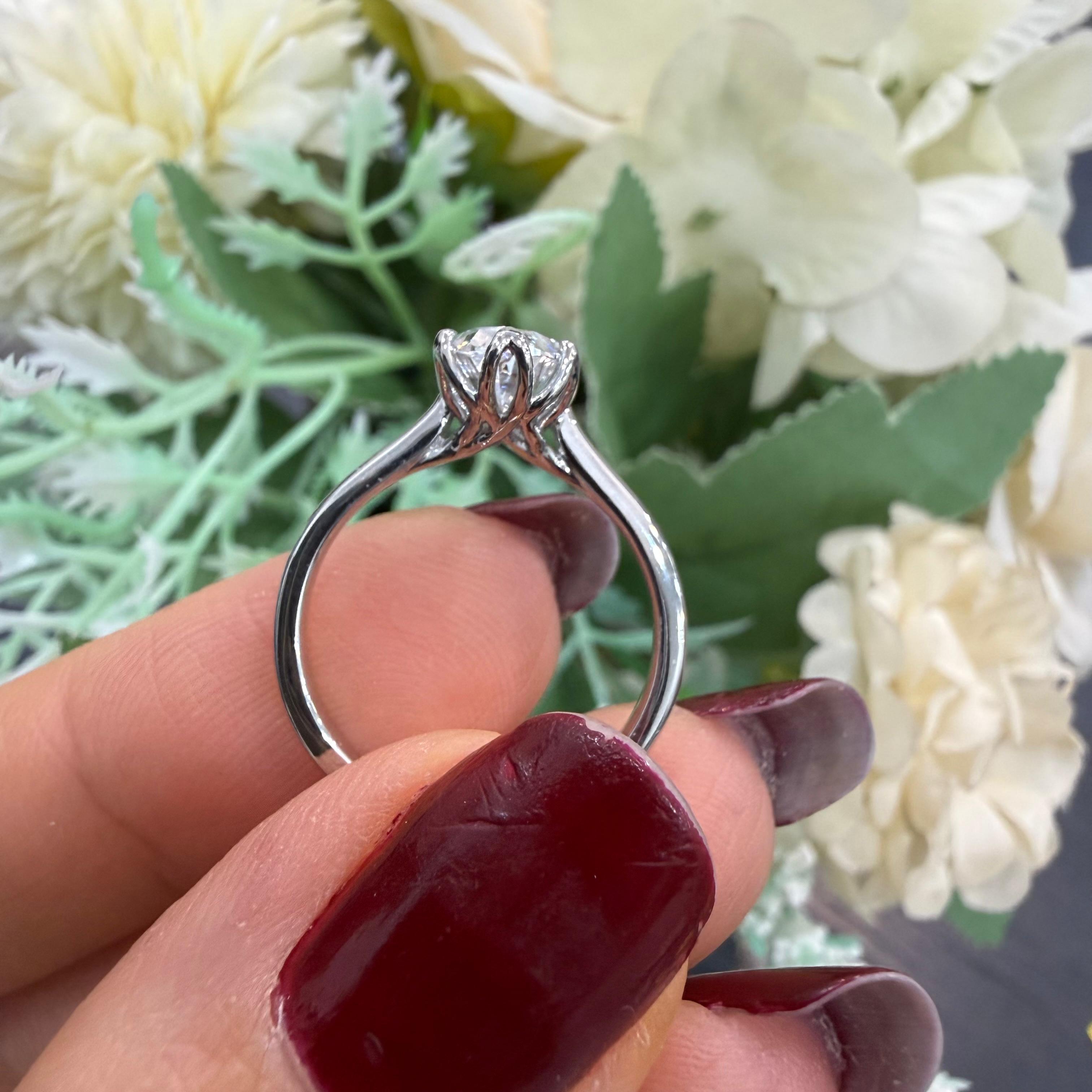 IGI 2.00CT D/VVS Oval Lab Diamond Six Claw Solitaire Engagement  Ring