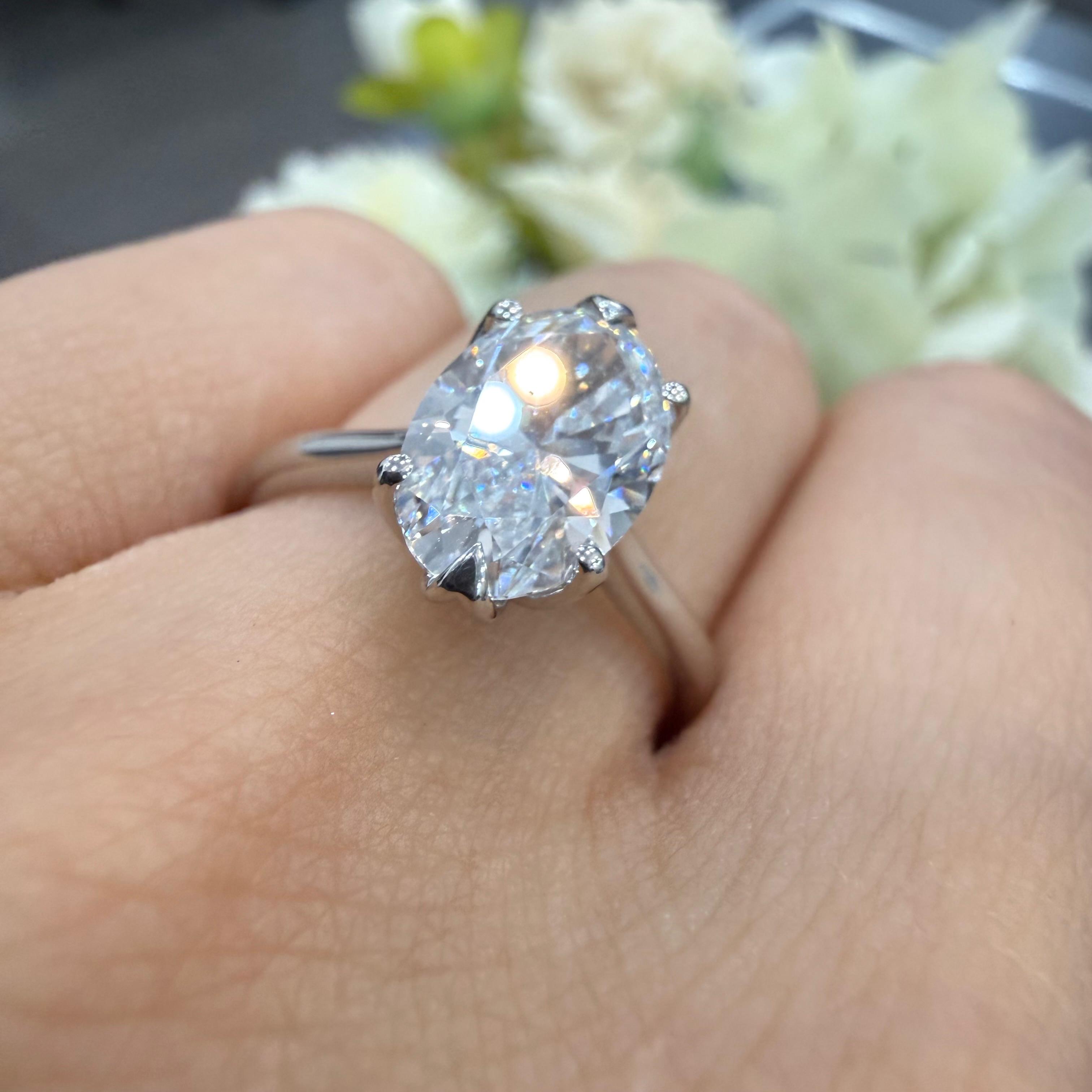 IGI 2.00CT D/VVS Oval Lab Diamond Six Claw Solitaire Engagement  Ring
