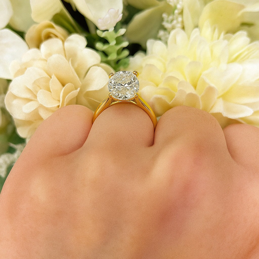 Special Offer ! F/VS 4.00 CT IGI Certified Oval Diamond Solitaire Engagement Ring in 18k Yellow Gold