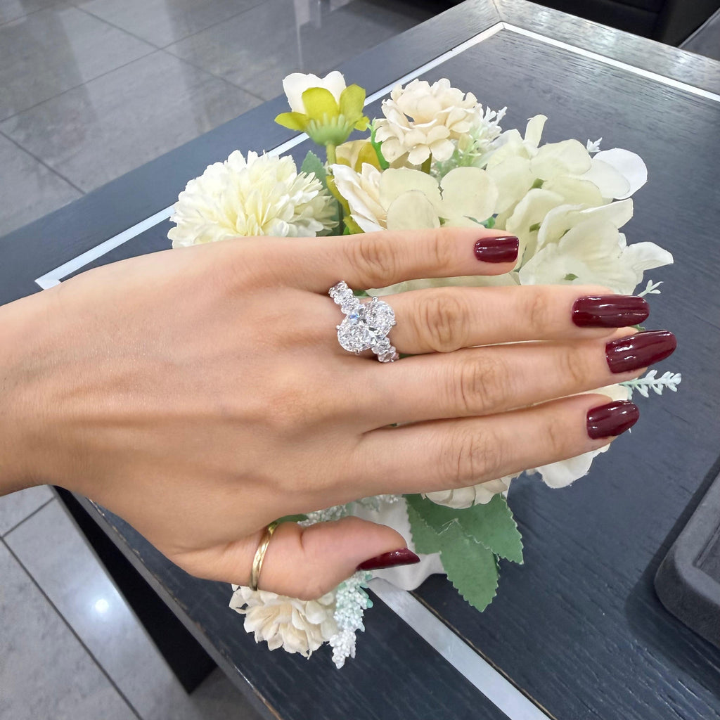 IGI Certified 9.50Ct F/VS1 Oval Diamond Engagement Ring in White Gold