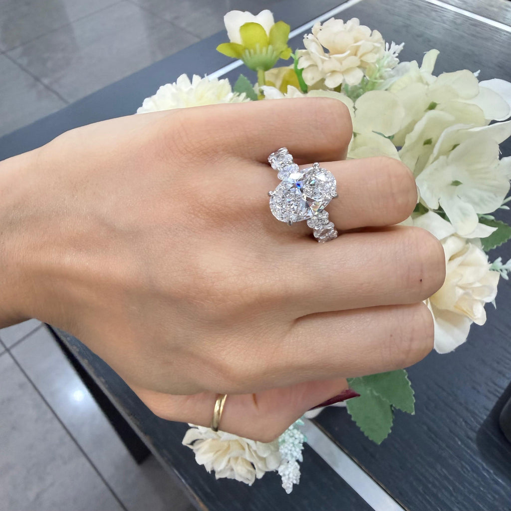 IGI Certified 9.50Ct F/VS1 Oval Diamond Engagement Ring in White Gold