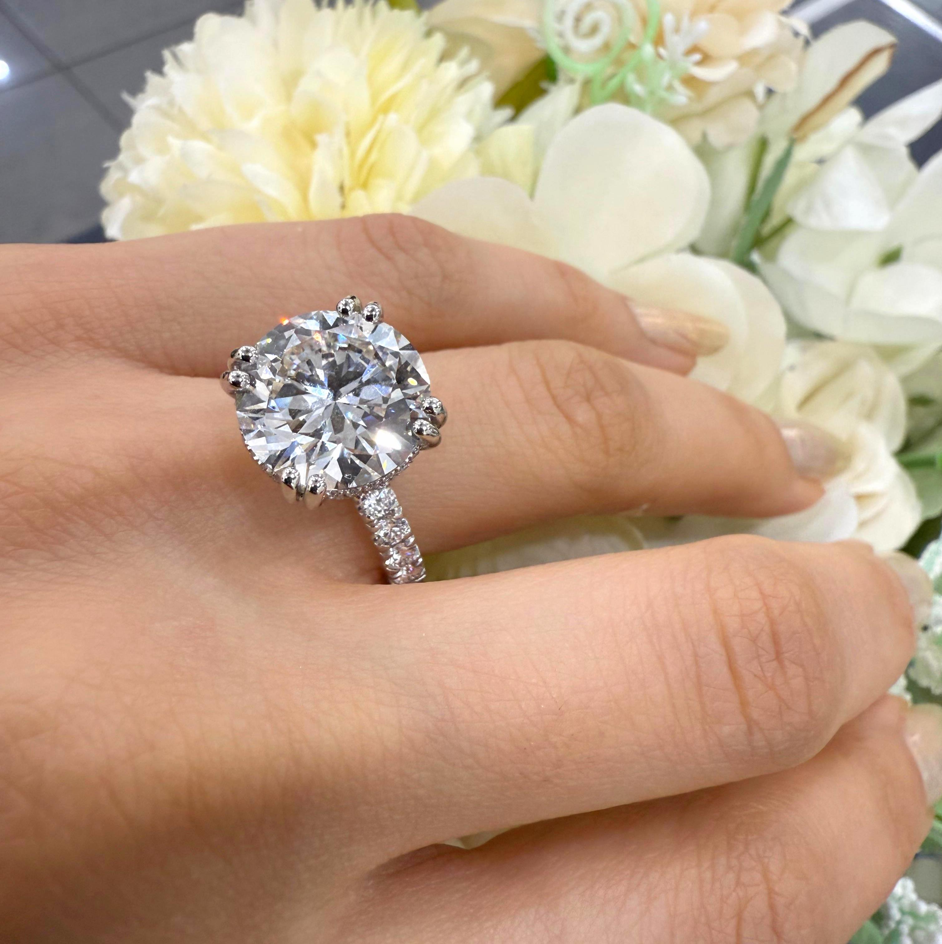Close-up of G/VS1 Round Lab Diamond Ring with Side Stones