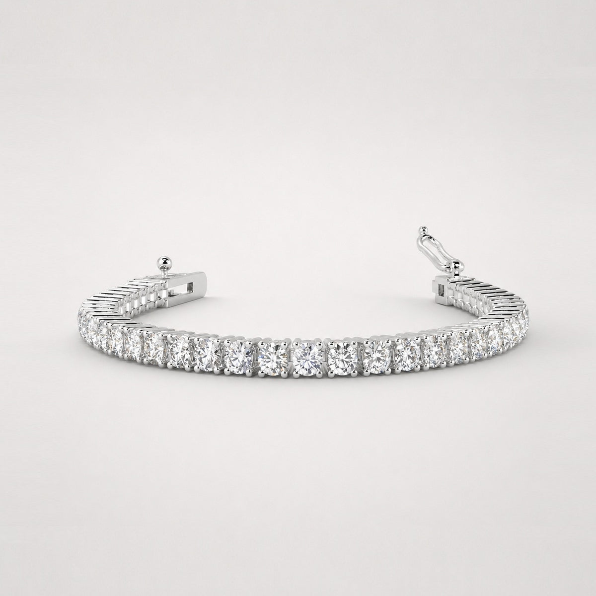 D/VVS Round Diamonds Tennis Bracelet In Platinum (3.00-10.00 CT)