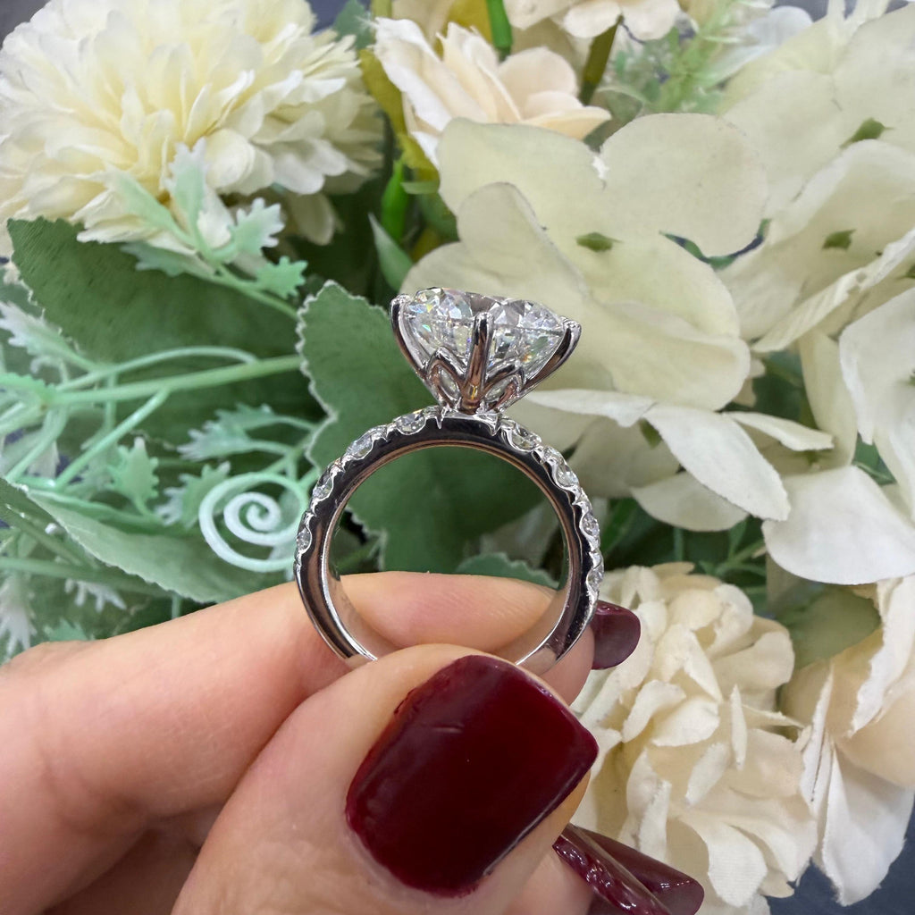 IGI Certified 10.00ct F/VS Round Diamond Engagement Ring In White Gold