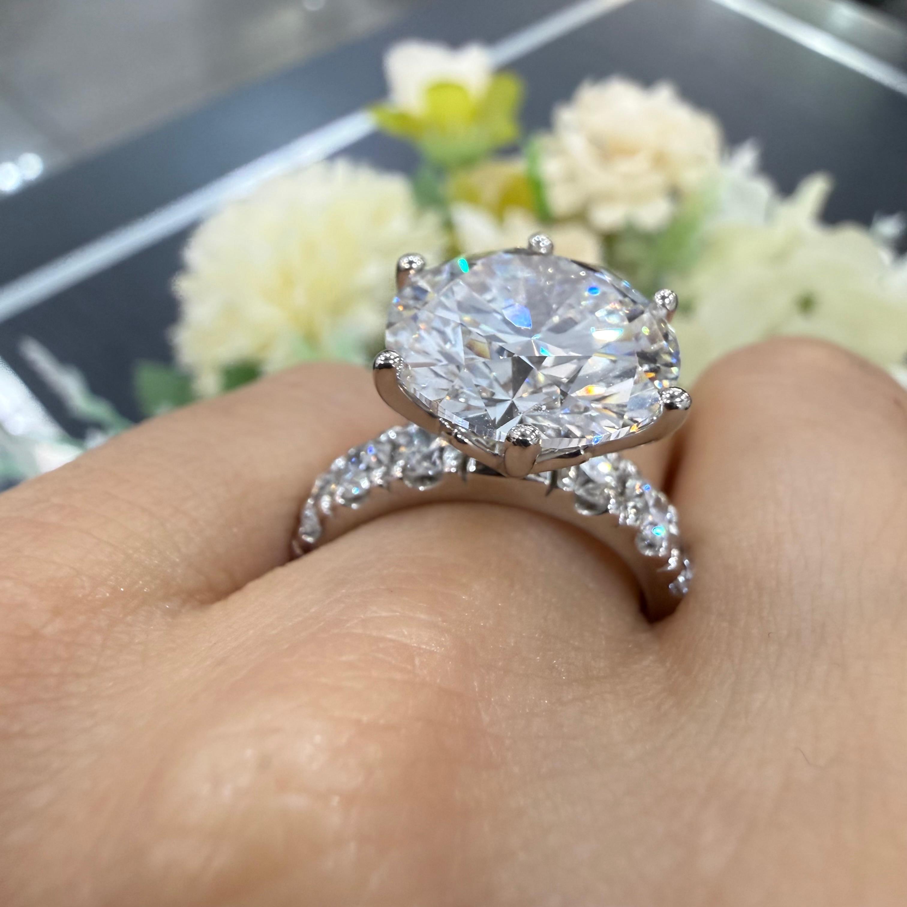 IGI Certified 10.00ct F/VS Round Diamond Engagement Ring In White Gold