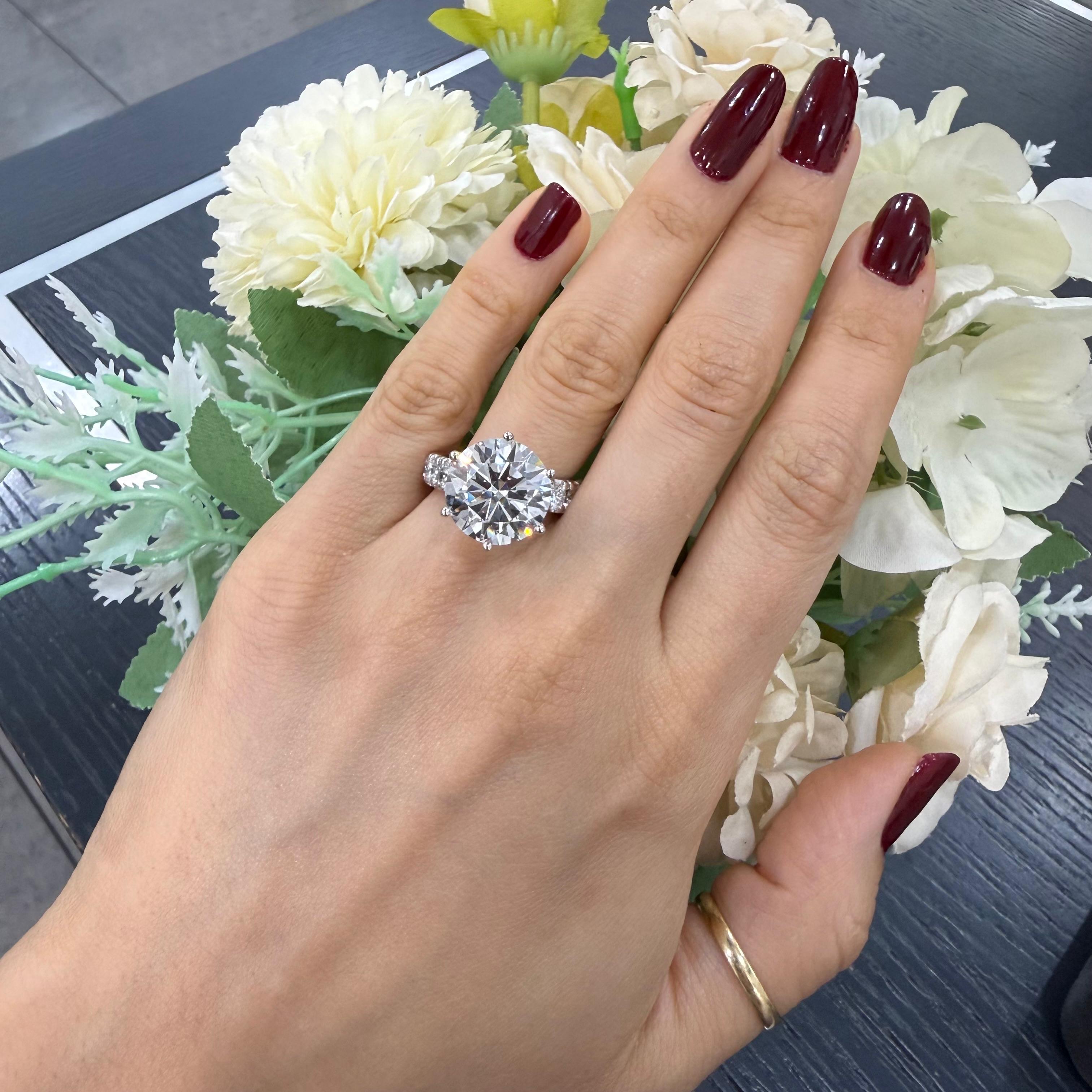 IGI Certified 10.00ct F/VS Round Diamond Engagement Ring In White Gold