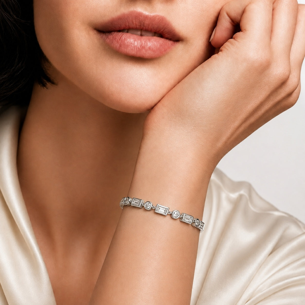 D/VS Lab Grown Round & Emerald Diamond Tennis Bracelet In Gold