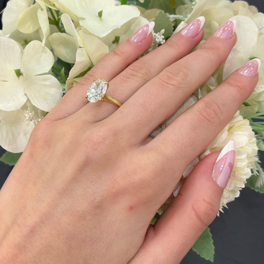 D/VVS2 2.01 CT IGI Lab Oval Diamond Solitaire Engagement Ring in 18k Yellow Gold
