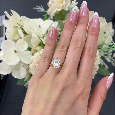D/VVS2 2.01 CT IGI Lab Oval Diamond Solitaire Engagement Ring in 18k Yellow Gold
