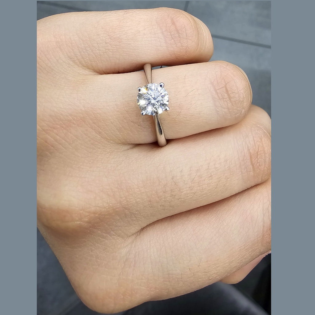 D/VS 1.00Ct Classic Lab Grown Diamond Solitaire Engagement Ring in Platinum
