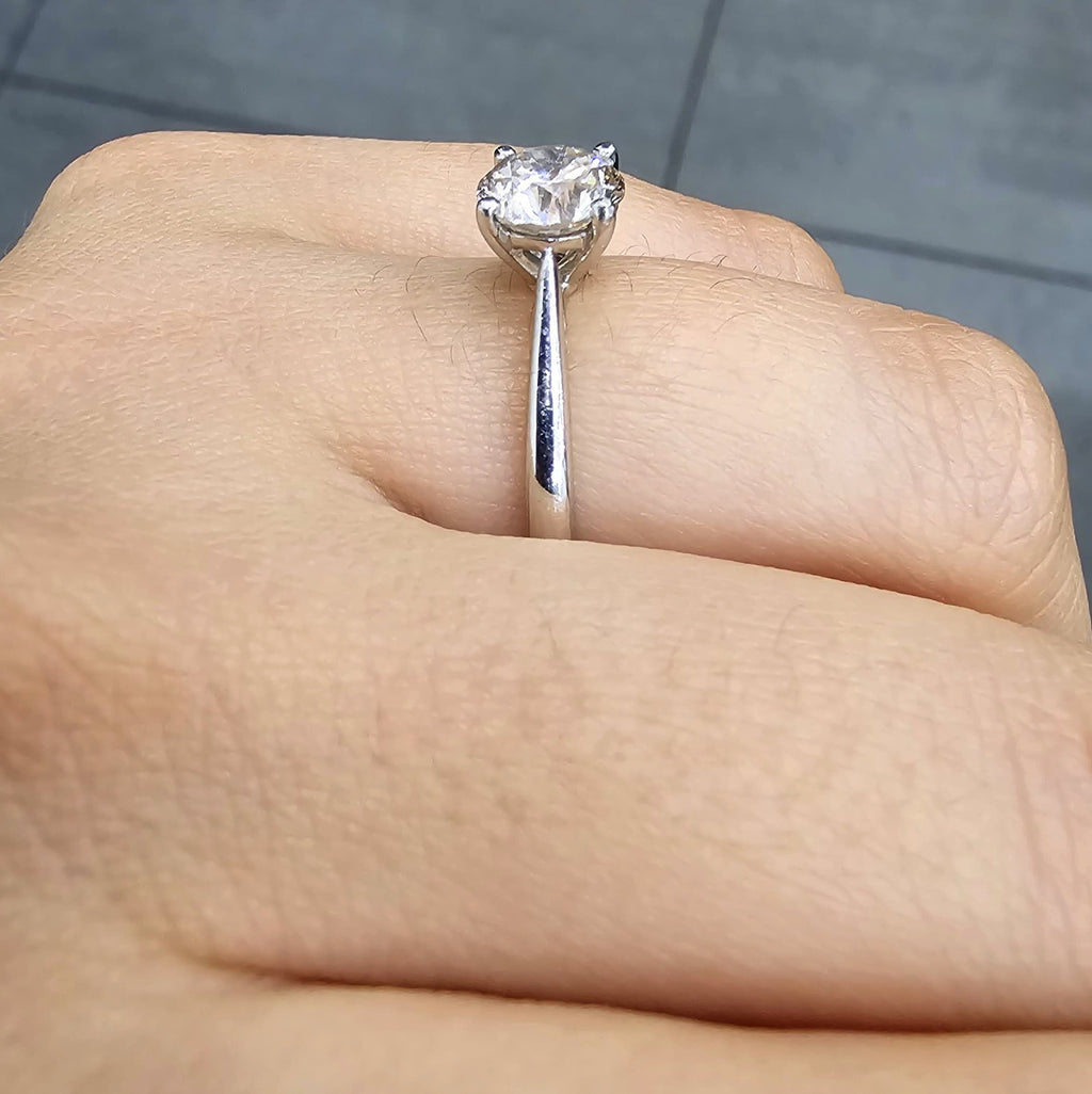 D/VS 1.00Ct Classic Lab Grown Diamond Solitaire Engagement Ring in Platinum