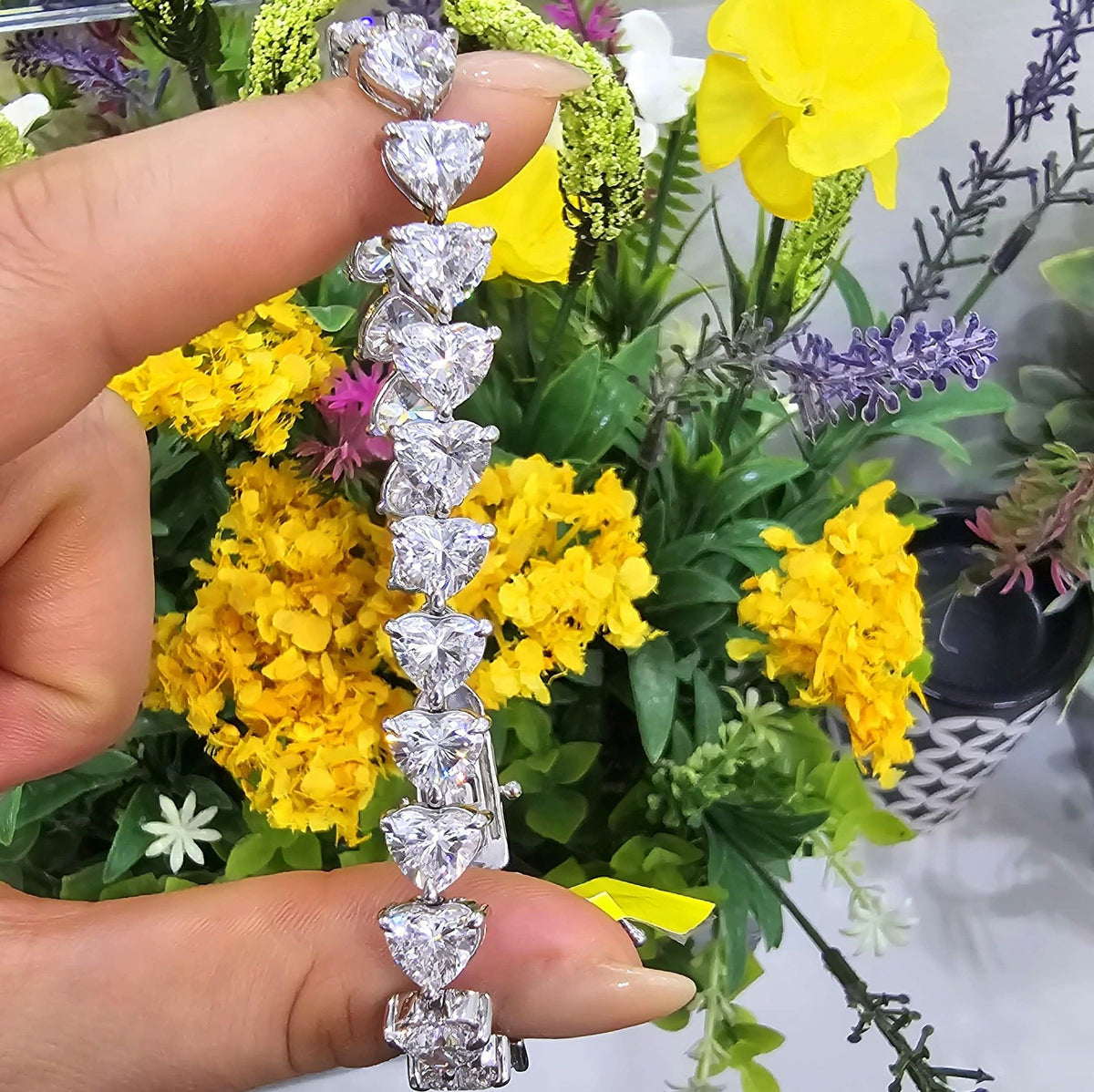 30.00ct Heart Diamond Tennis Bracelet - Platinum (Angle View 4)