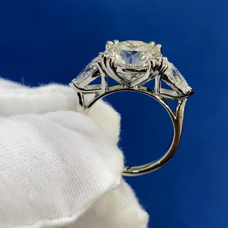 IGI Certified 6.50ct - 7.50ct Lab Grown Round Diamond Trilogy Engagement Ring in Platinum