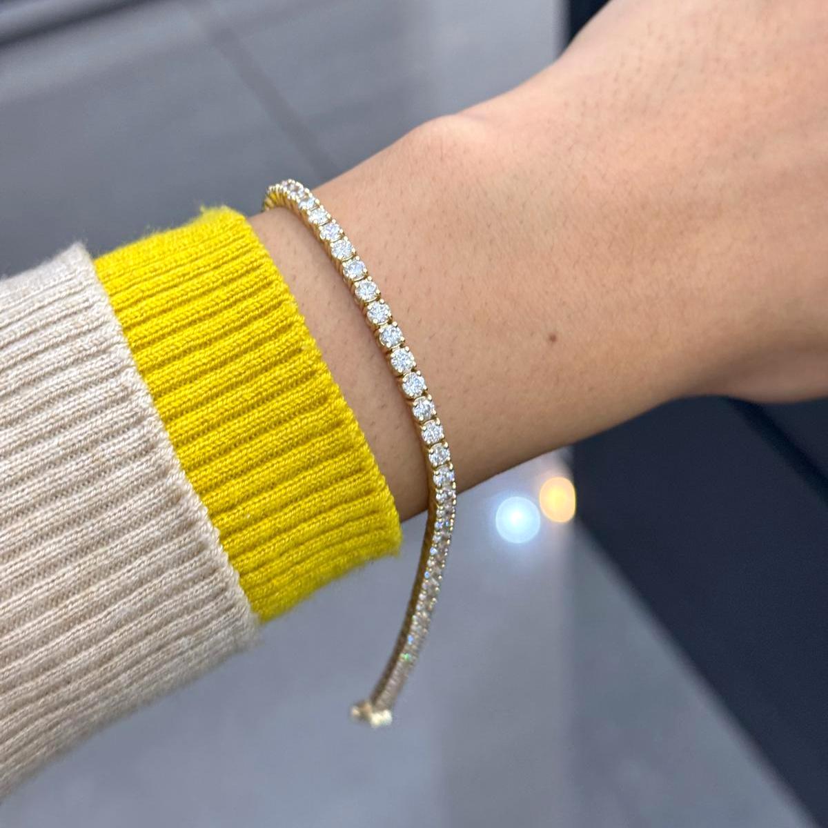Luxury Meets Ethics – D/VVS 5.00 ct Lab Diamond Claw Set Tennis Bracelet in 9k Gold 7in