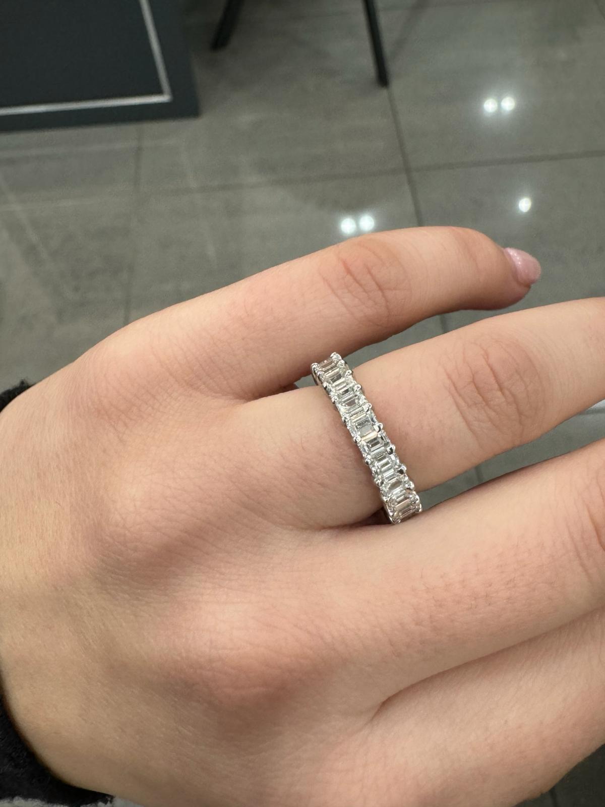 D/VS Emerald Diamond Full Eternity Wedding Ring For women Crafted in Gold And Platinum 4.00 - 8.00 Ct