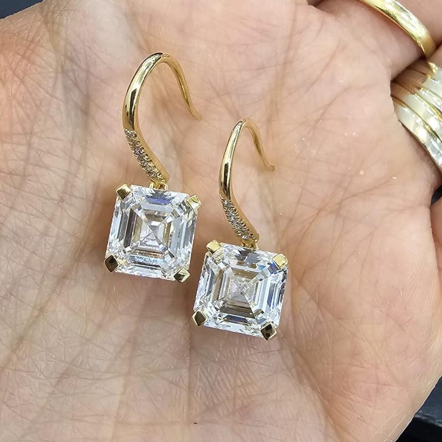 Last Piece ! Certified E-F/VS 10.35Carat Asscher Diamond Drop Earrings in 18k Yellow Gold 5.60 Grams