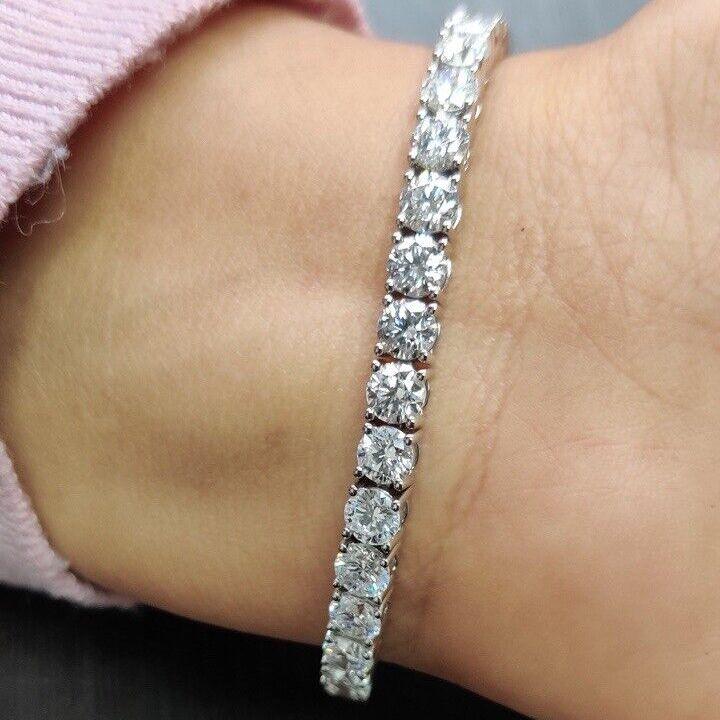 D/VVS 12.00 ct Lab Diamond Claw Set Tennis Bracelet in White Gold