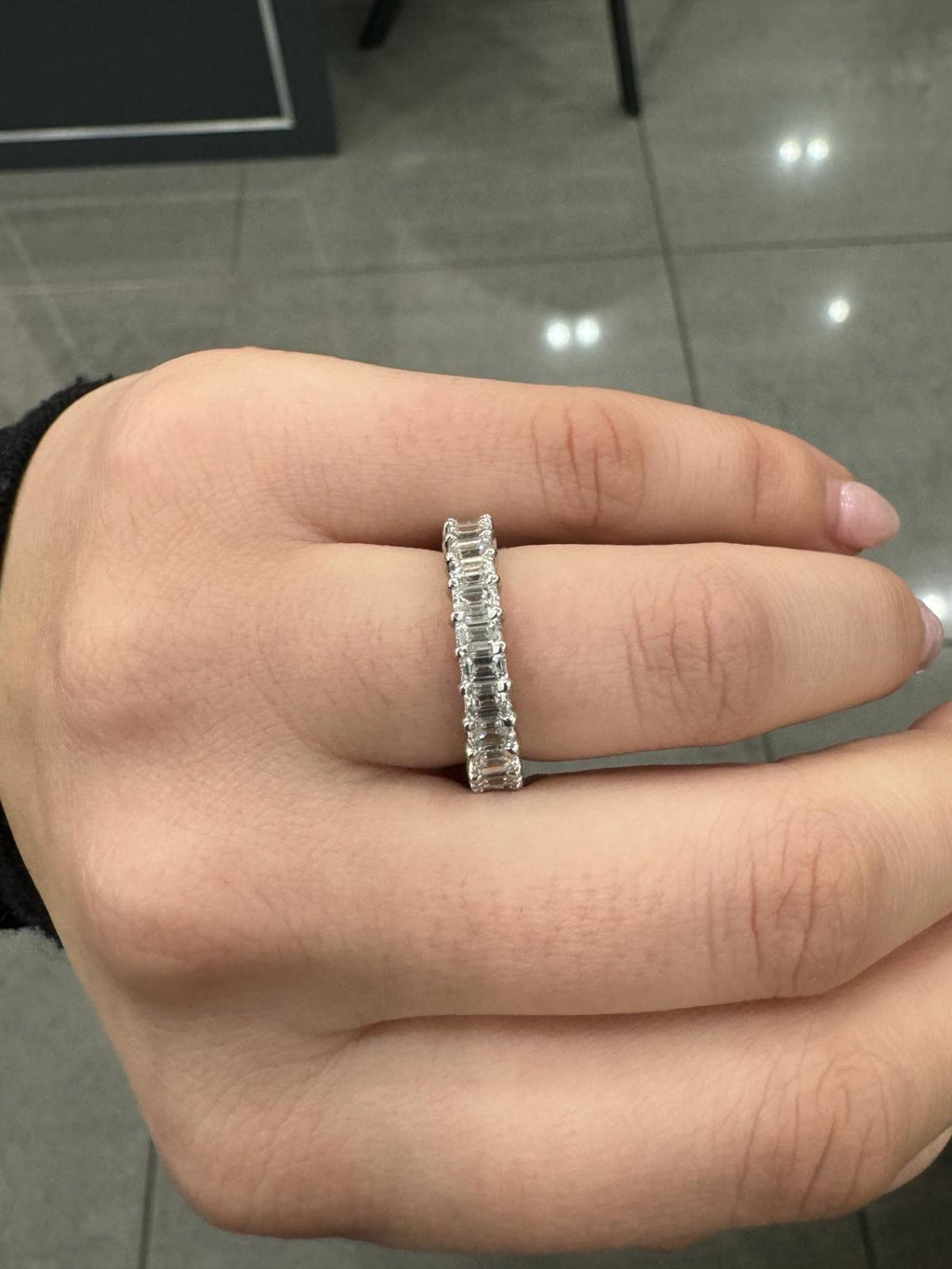 D/VS Emerald Diamond Full Eternity Wedding Ring For women Crafted in Gold And Platinum 4.00 - 8.00 Ct