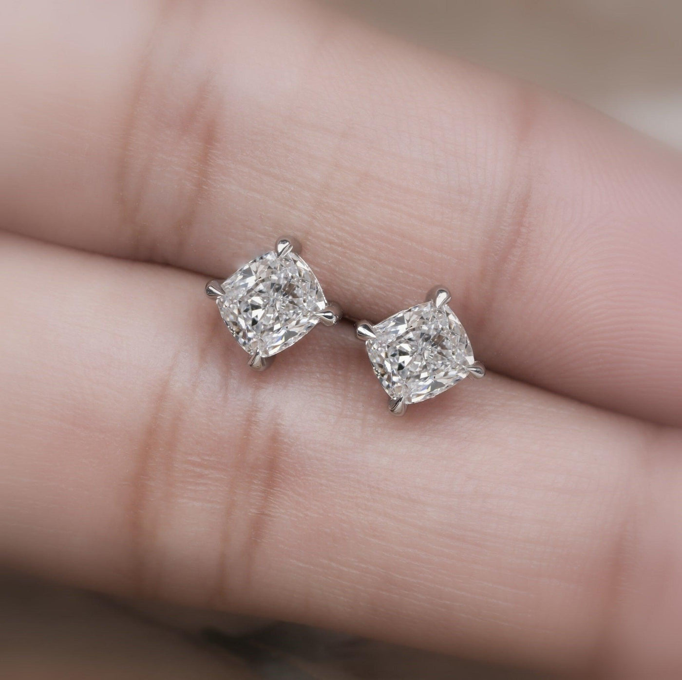 Clearance ! IGI Certified D-E/VS 2.00Ct Cushion Lab Diamond Stud Earrings In Platinum