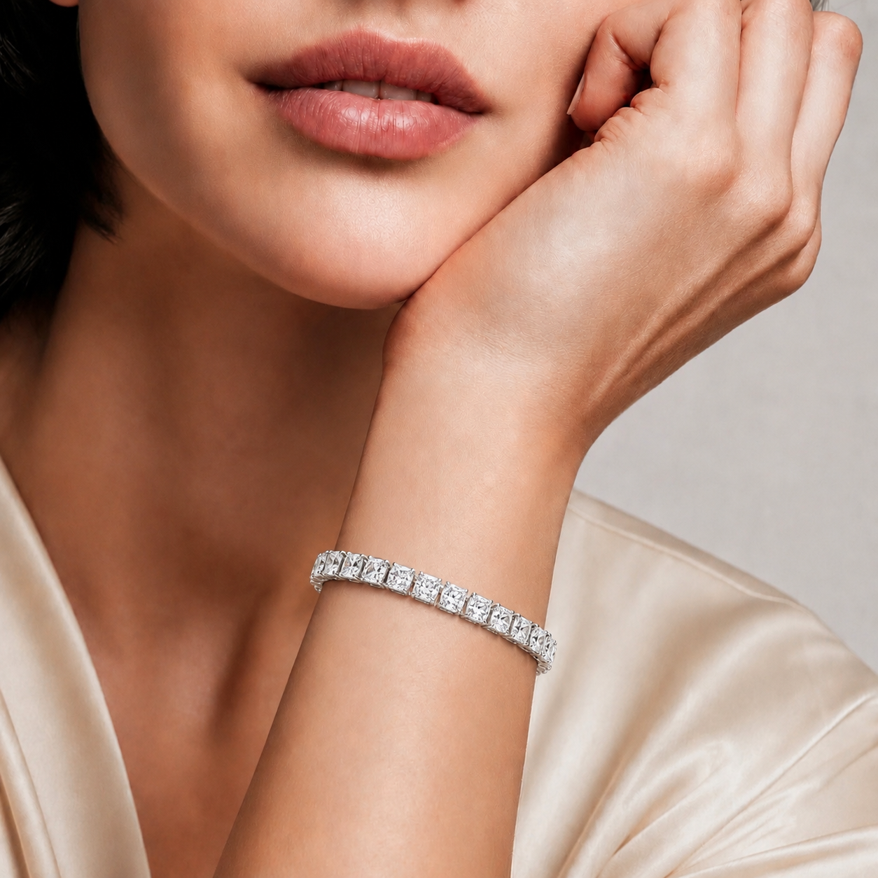 30.00 Carat Cushion Diamond Claw Set Tennis Bracelet 9k 'Gold