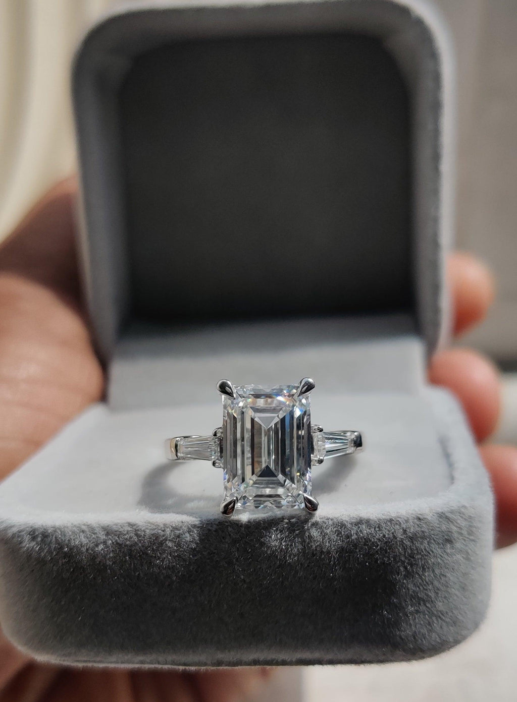 Clearance Sale ! IGI Certified Emerald & Side Lab Diamond Trilogy Ring Platinum 5.50ct