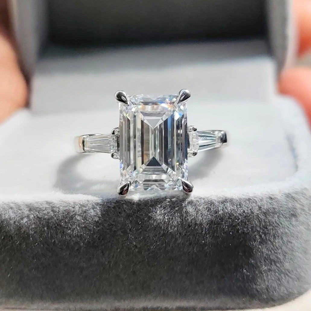 Clearance Sale ! IGI Certified Emerald & Side Lab Diamond Trilogy Ring Platinum 3.50Ct - 5.50Ct